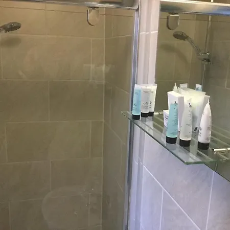 Black Horse Otley Hotell 3*